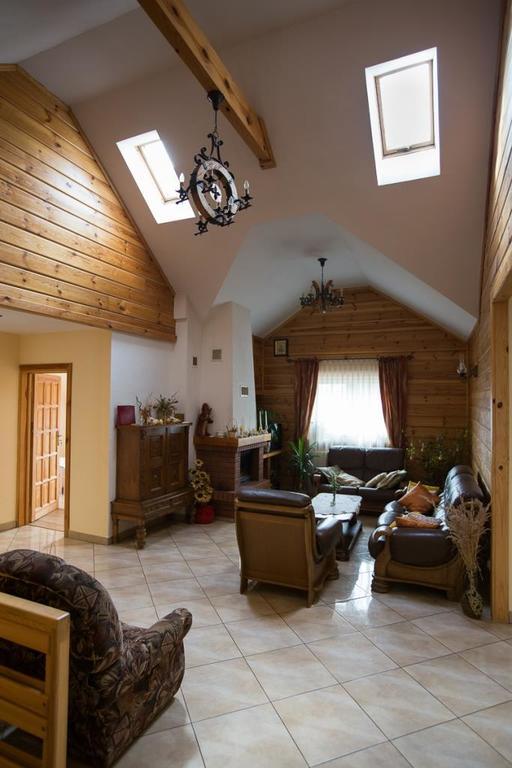 Pokoje Goscinne Na Skraju Puszczy Pogorzelce Exterior foto